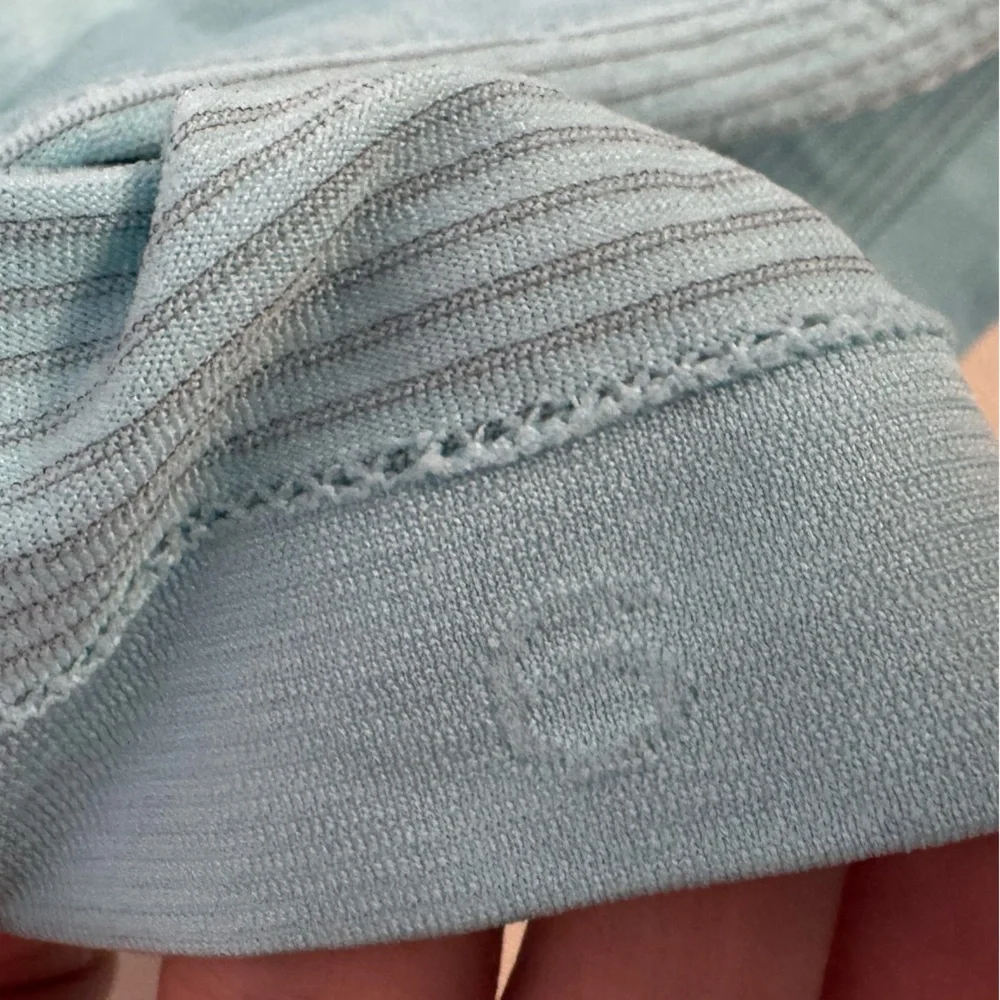 Lululemon Swiftly Tech Sky Blue Short Sleeve Tee shirt size 6 - Picture 5 of 5
